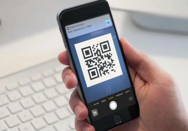 Share WiFi with QR code apple