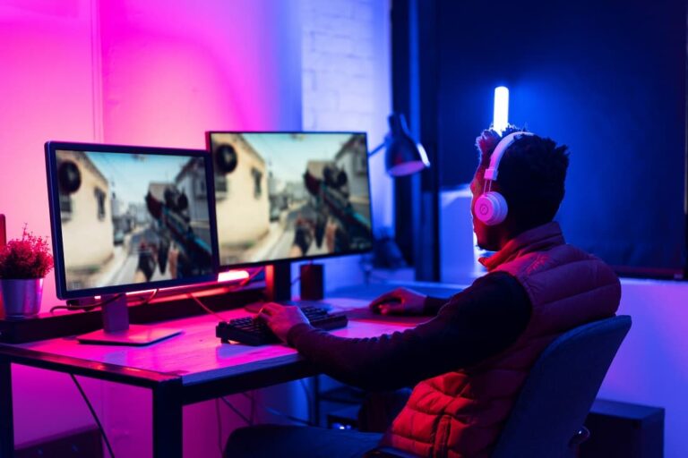 Windows 10 Freezes frequently while playing Games (Solved)