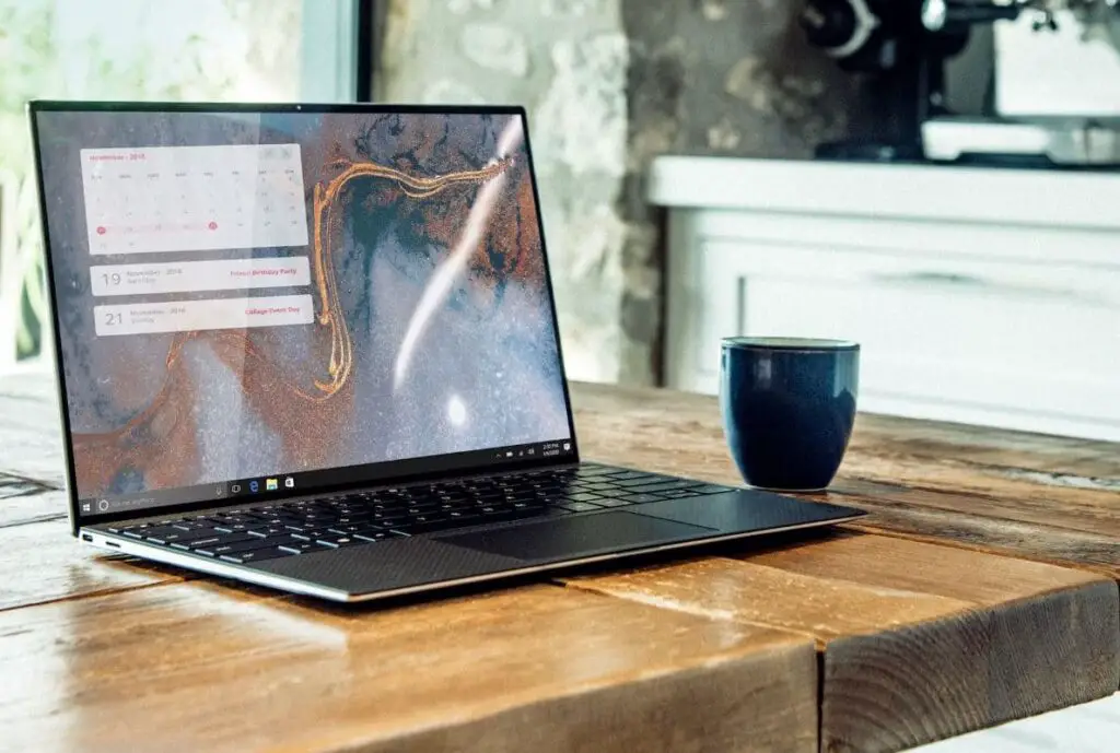 Laptop Buying Guide 2025 | Consider these specifications